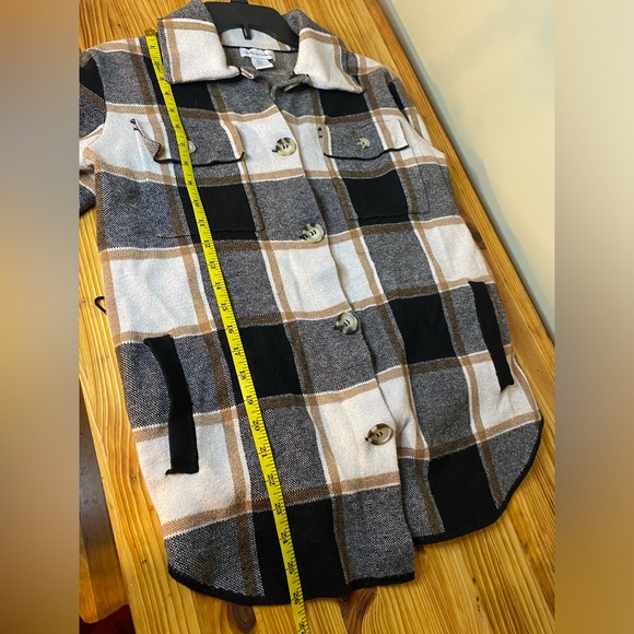 Cashmere & Cupcakes Plaid Knit Shacket Size M - Picture 8 of 8